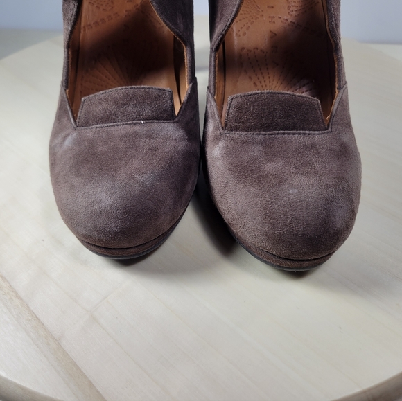 Chie Mihara Taupe Suede Mary Jane Heels Women's Size 37 - Picture 9 of 16